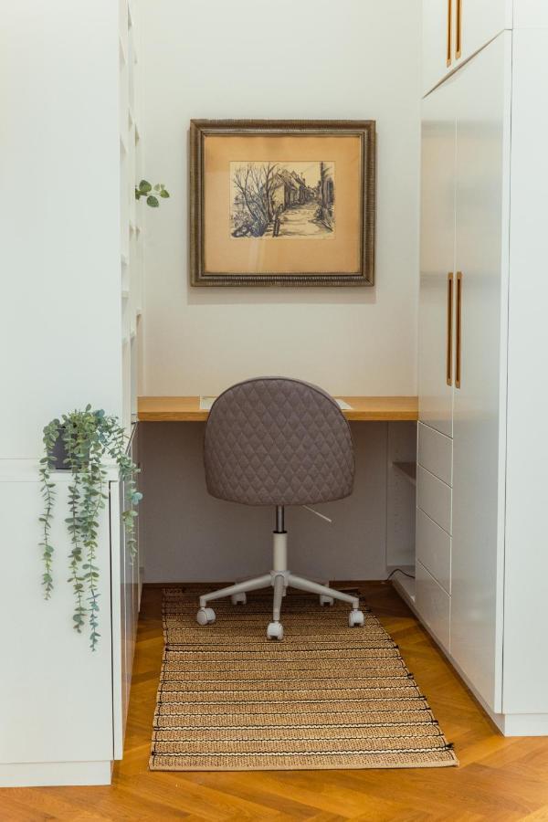 Top Location City Centre Condo In Historic Building With Free Garage Parking 류블랴나 외부 사진