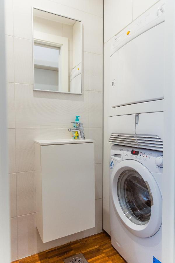 Top Location City Centre Condo In Historic Building With Free Garage Parking 류블랴나 외부 사진